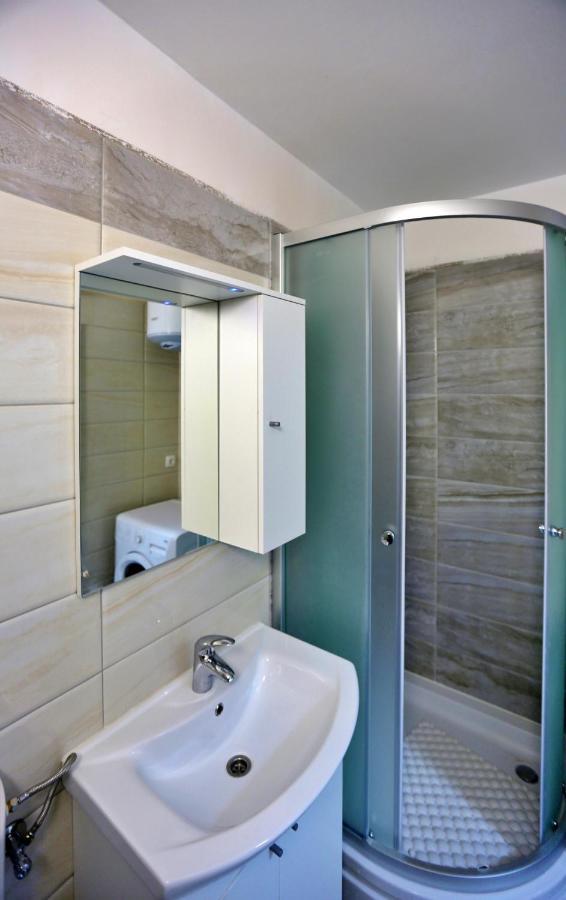 Novi studio apartman Emda u centru Splita, private parking Exterior foto