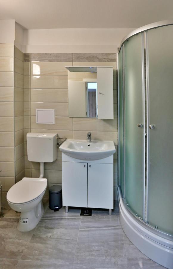 Novi studio apartman Emda u centru Splita, private parking Exterior foto